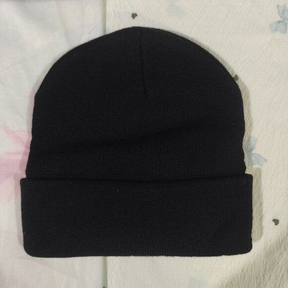 Supreme Black Beanie With Embroidered Logo - Picture 2 of 5